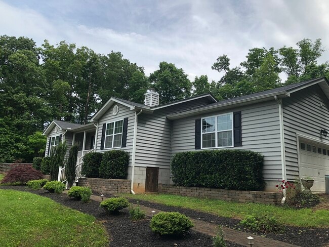 Building Photo - Hidden Haven