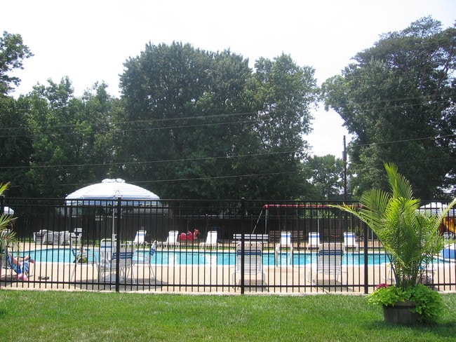 Skyview Apartments For Rent in Alexandria, VA