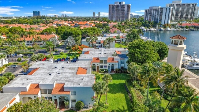 Photo - 3552 Magellan Cir Unidad 122