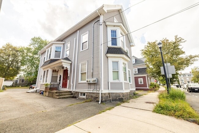Photo - 137 North St Unit 3