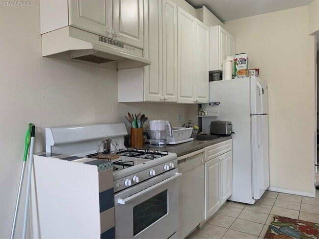 Photo - 32-60-60 43rd St Unit 2R