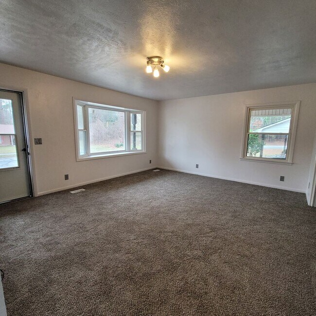 Photo - 3 bedroom Ranch Home.