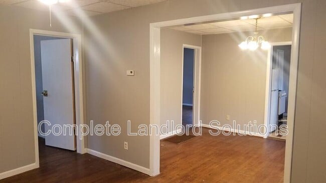 Photo - 2103 N 28th St