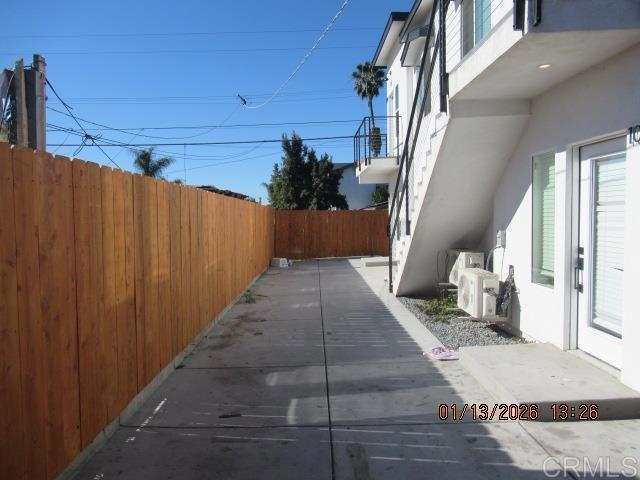 Building Photo - 324 S Pardee St Unit 202