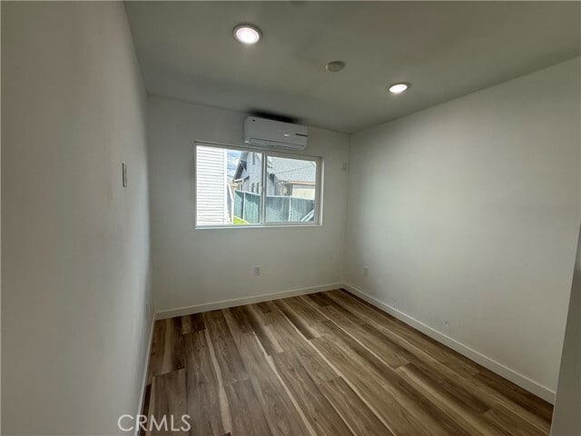 Photo - 466 S Mott St