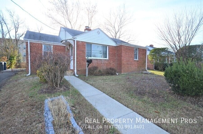 Photo - 2723 School St