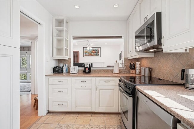 Photo - Furnished 2BR/2BA plus den located at Tuck...