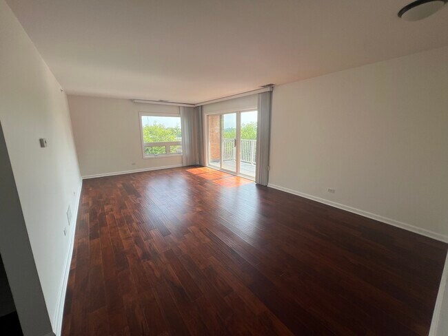 Photo - 1635 N Milwaukee Ave