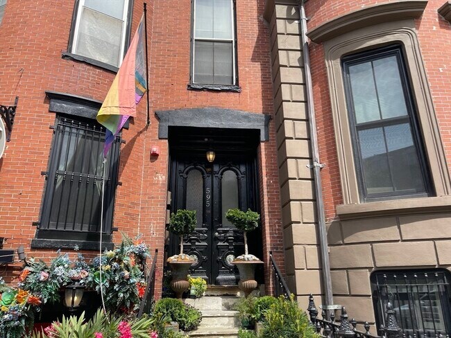 Building Photo - 595 Tremont St Unit 4