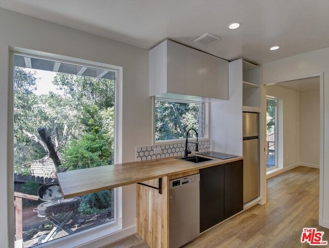Building Photo - 6921 Pso Del Serra Unit 1/2