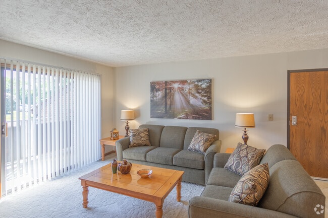 1BR, 1BA - 975 SF