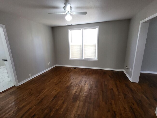 Photo - 705 N Boulevard