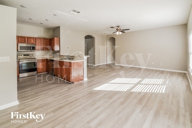 Photo - 722 Parsons Pointe St