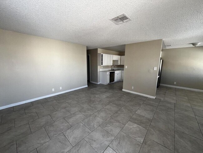 6941 Appleton Dr