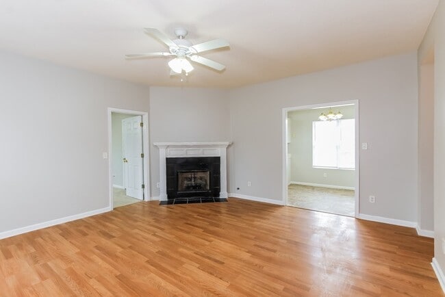 3322 Sugarberry Dr