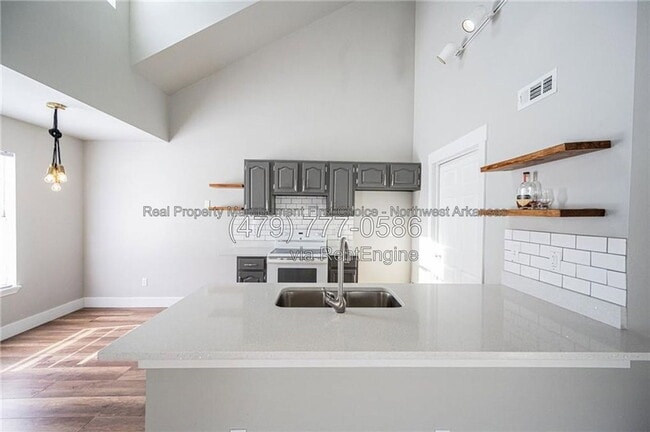 Photo - 2407 W Ash St