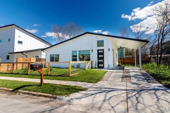 Building Photo - 6201 Caddie St Rental