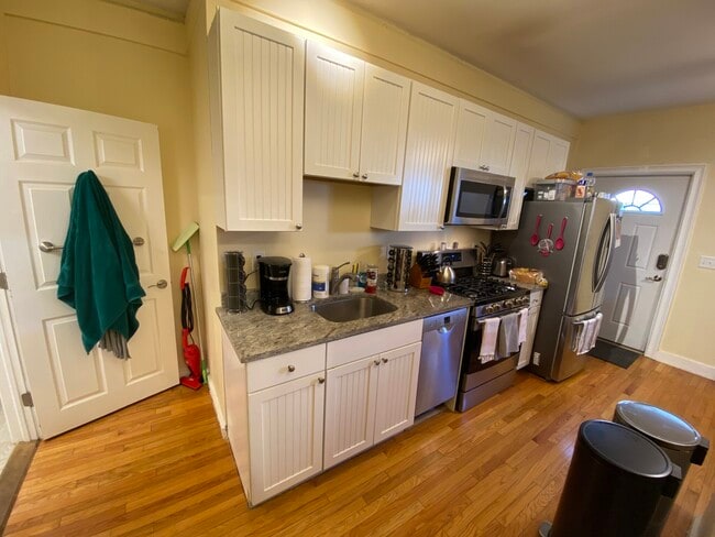 39 Cross St Unit 1