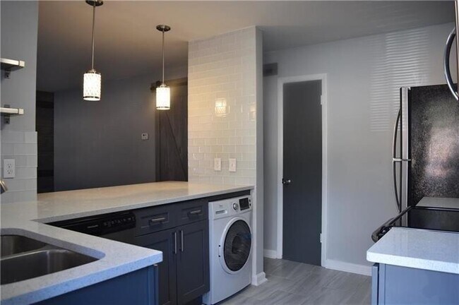 Photo - 112 Ardmore Pl NW Unit 1