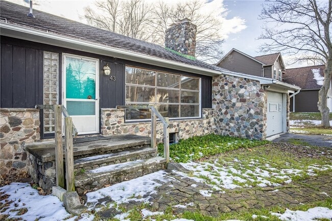 Photo - 43 River Meadow Dr