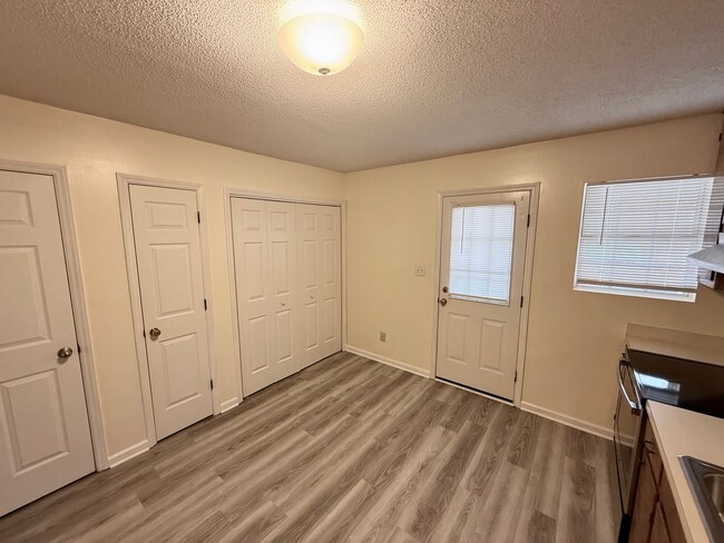 Photo - Two bed, 1.5 bath townhome in Graham Unidad G