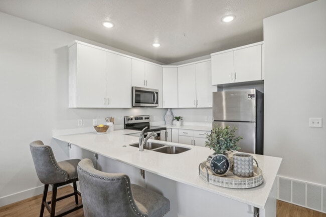 Photo - Arrowhead Place Luxury Apartment Homes