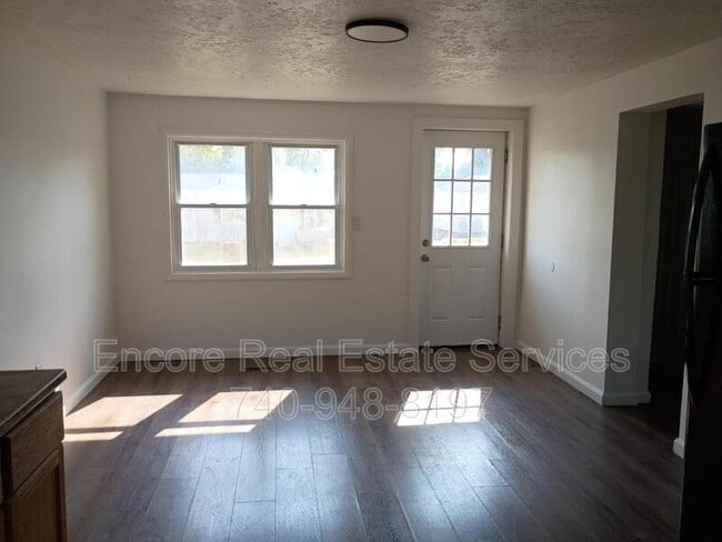 Photo - 472 New Haven Ave