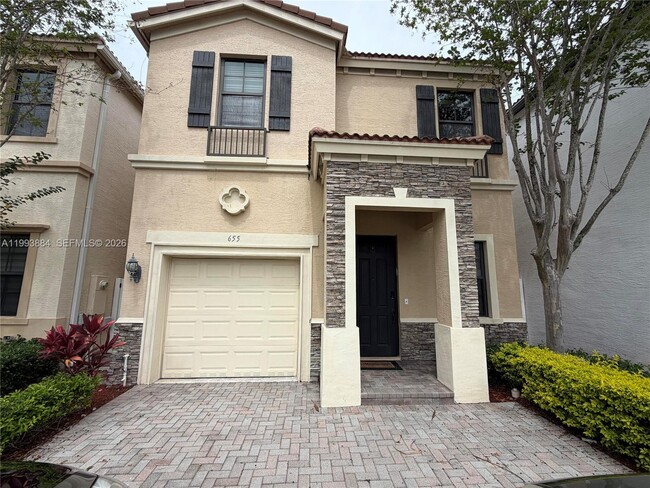 Photo - 655 NE 193rd St