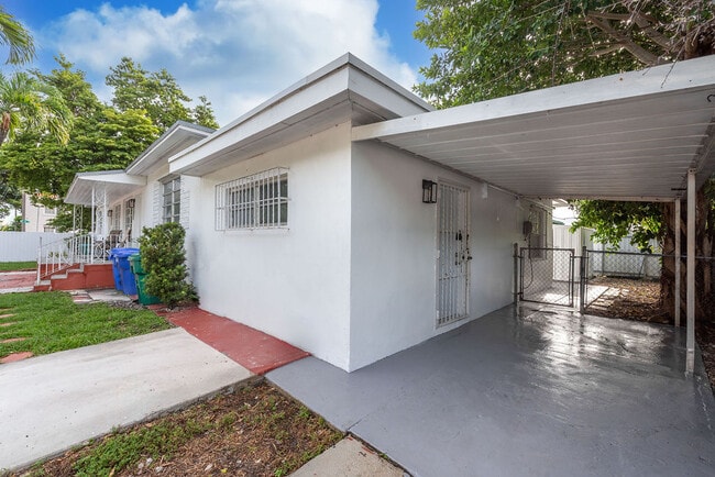 Photo - 321 NW 21st Ave