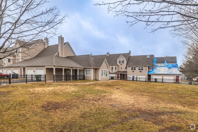 Photo - Yale Street Commons