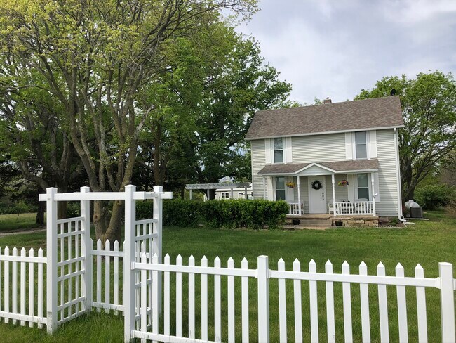 Photo - 1700 SW Urish Rd House