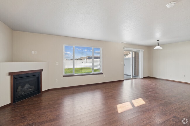 3BR, 2.5BA - 1,586SF - Living Room - Columbia Villas and Columbia Cove