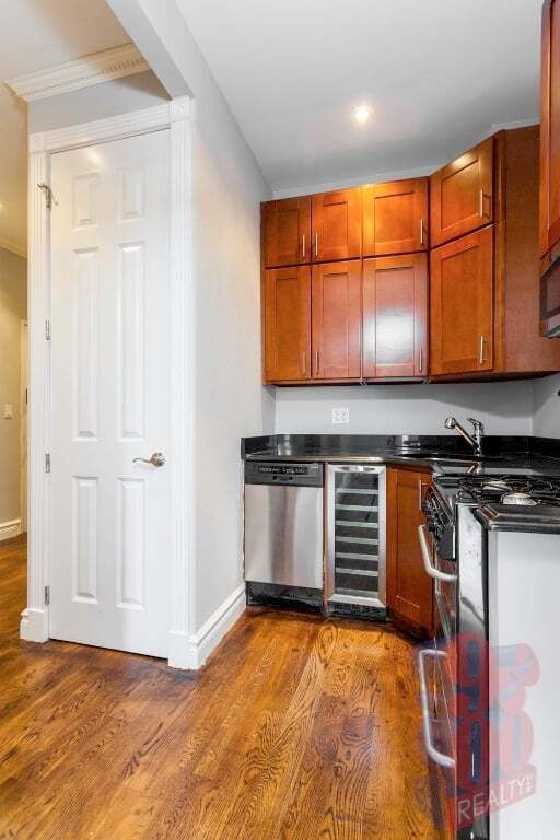 Photo - 290 W 12th St Unit 3A