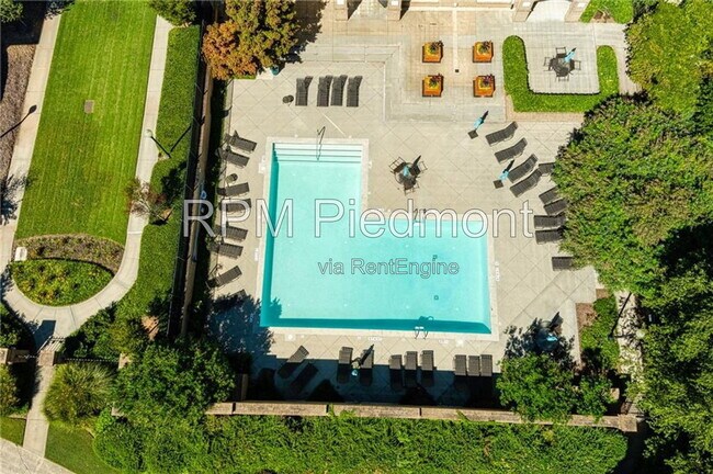 220 Renaissance Pkwy NE Unit 2122