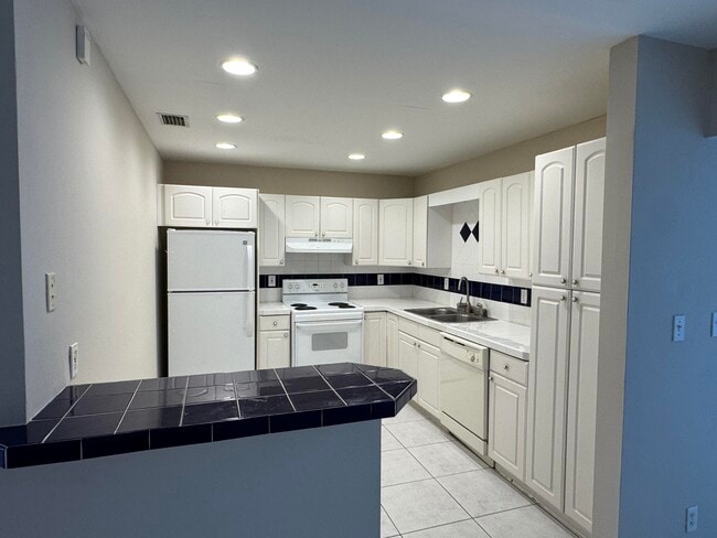 Photo - 300 NE 31st St