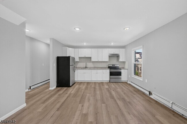 Photo - 439 7th Ave Unidad R2