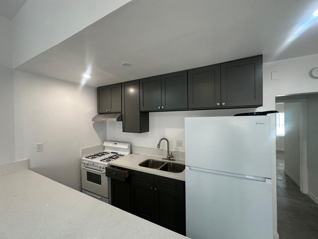 Photo - 1709 Pine Ave Apartment Unit 1709