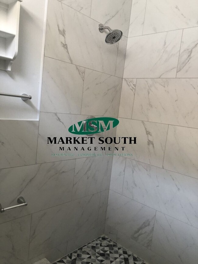 Building Photo - *REDUCED!!* Beautifully Renovated Victoria... Rental
