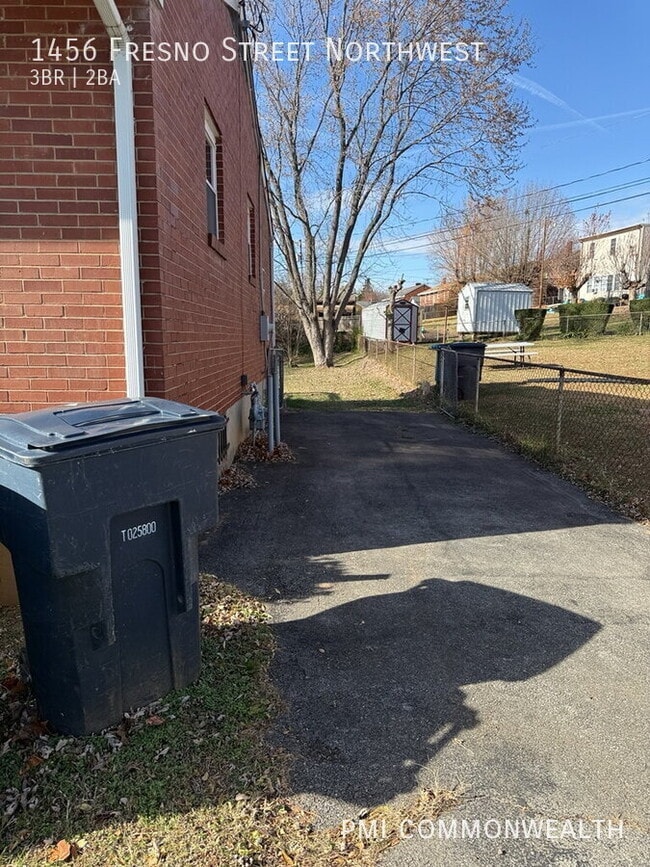 Photo - 1456 Fresno St NW