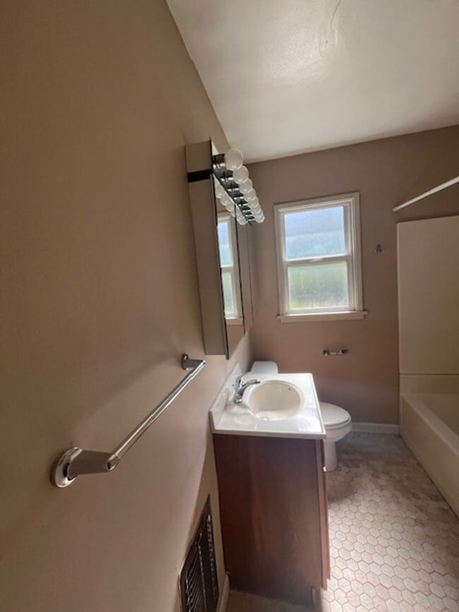 Photo - 1241-1243 Fredericks St Unit 1241