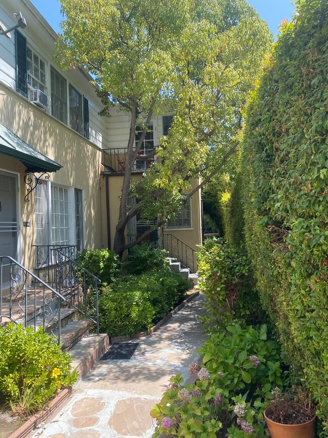 Photo - 1532 S Beverly Dr Unidad 1532