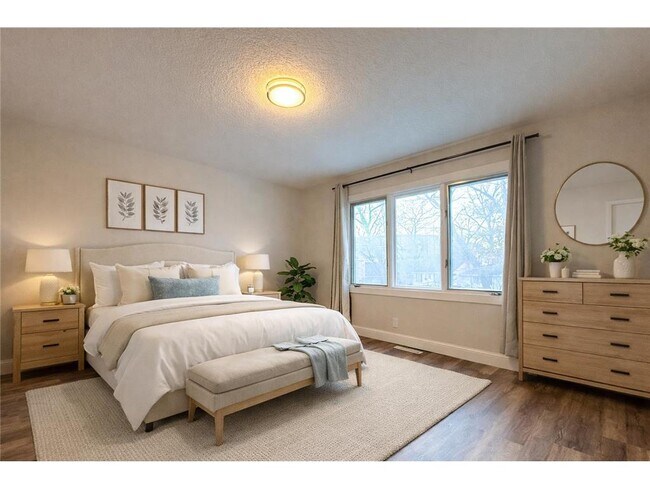 Photo - 1042 E Circle Dr