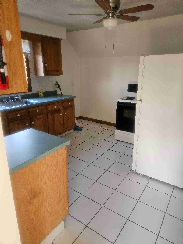 Photo - 9 Lanes Ave Unidad 2