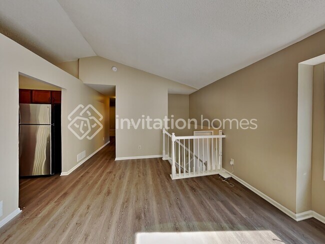 Photo - 2353 Dahl Ave E