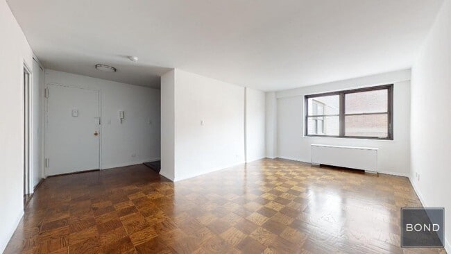 Building Photo - 145 E 16th St Unit 14F Rental