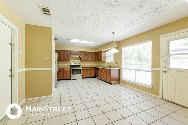 Photo - 11906 Woolford Dr