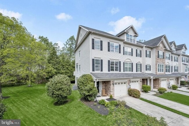 Building Photo - Gorgeous End of Group Owings Mils 3bd/2.5ba w/ A/C, W/D, and Modern Amenities! Available now!