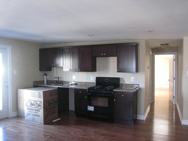 Building Photo - 224 York Rd Unit 2