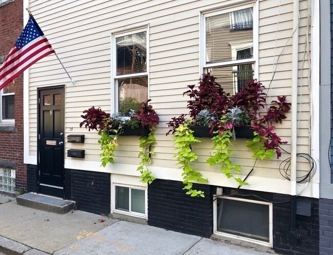 Building Photo - 8 Wall St Unit 1