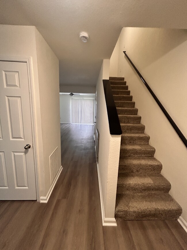 Photo - 1121 Fords Pointe Cir